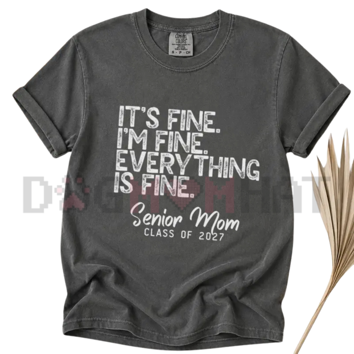 Comfort Colors Senior Mom Class of 2027 T-Shirt - Retro Graduation Gift Tee