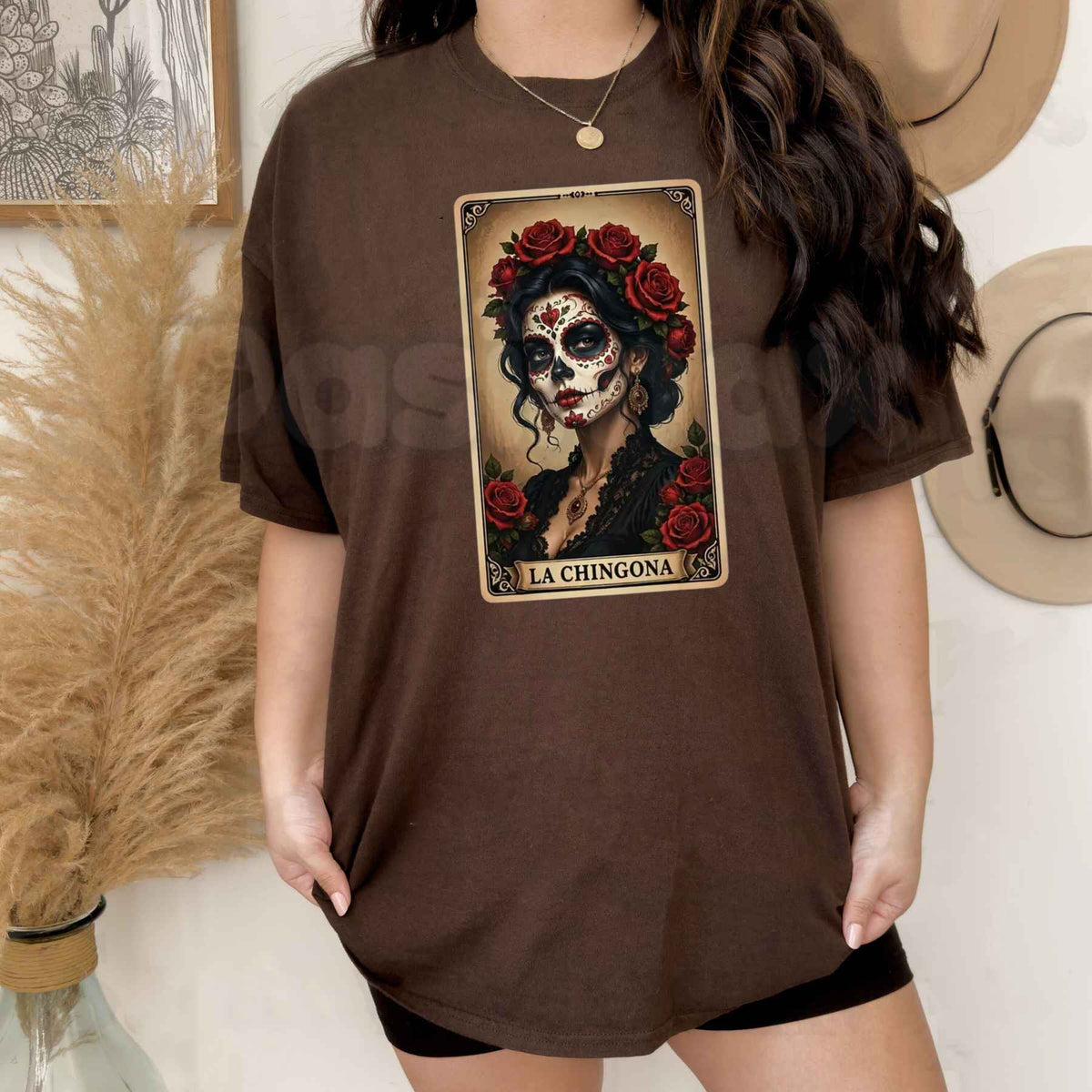 La Chingona Tarot Card Sugar Skull T-Shirt – Day Of The Dead Latina Pride Unisex Tee
