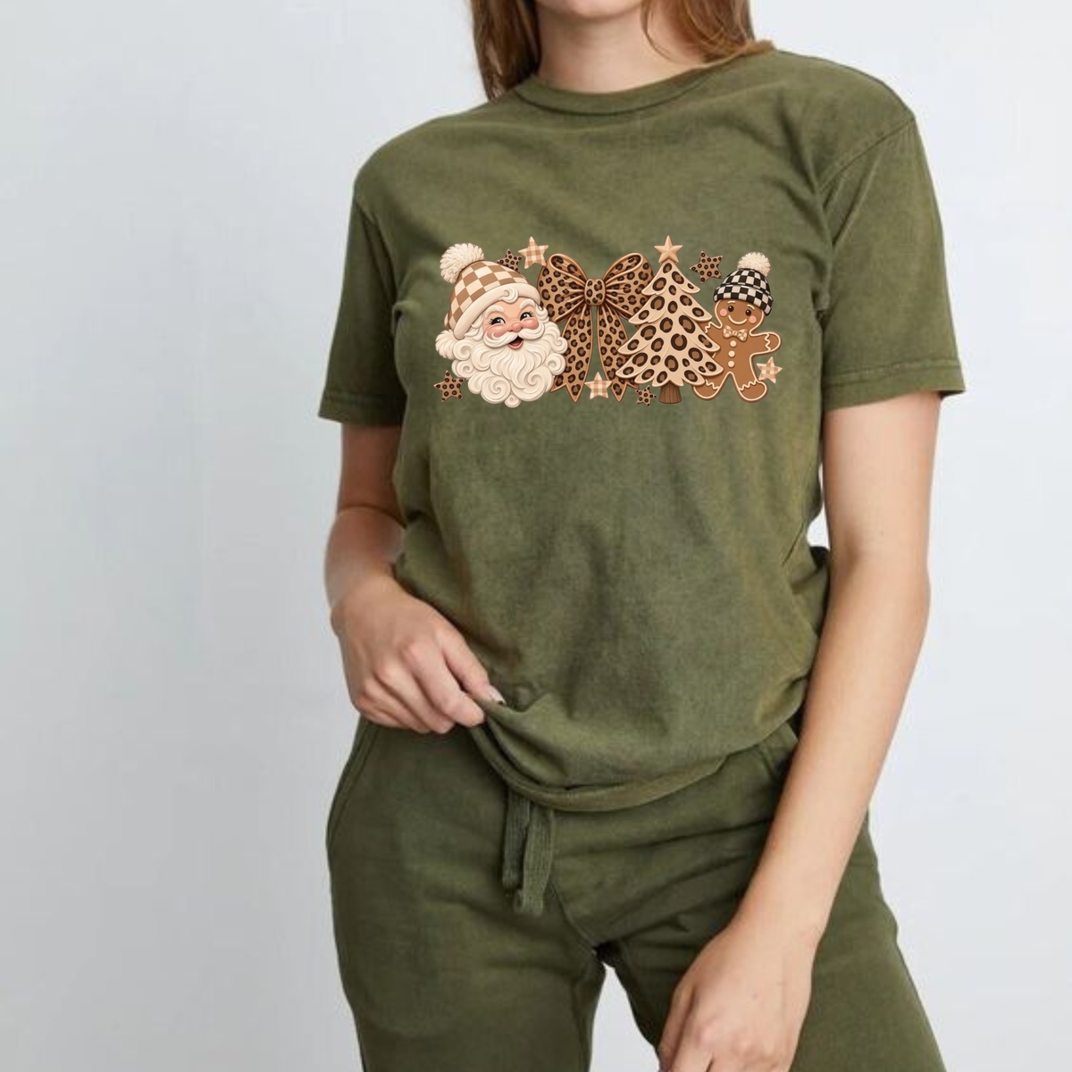 Retro Leopard Gingerbread Bow Holiday Tree Graphic T-Shirt