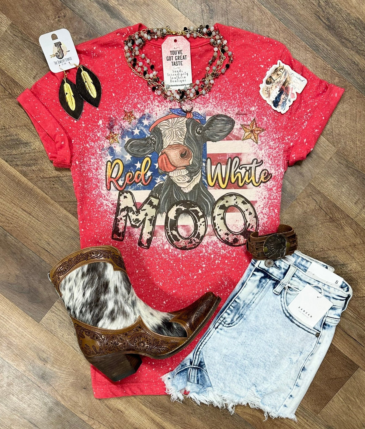 Red White & Moo | Patriotic Graphic T-Shirt